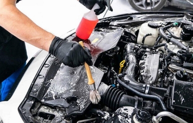 VỆ SINH KHOANG MÁY Ô TÔ ĐỊNH KỲ